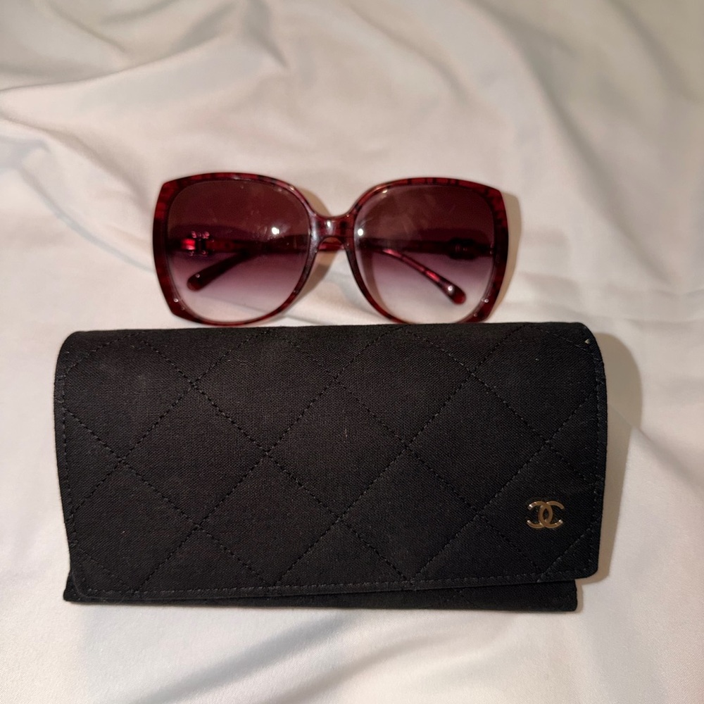 CHANEL Burgundy Sunglasses with Black Quilted Case - Picture 2 of 5